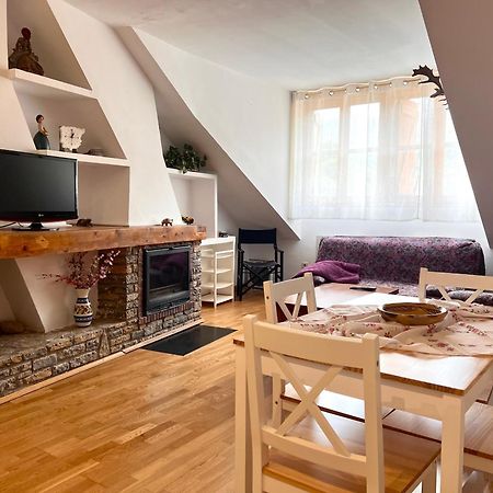 Apartamento Centrico Con Parking - L'Amfitriona Rialp Exterior foto