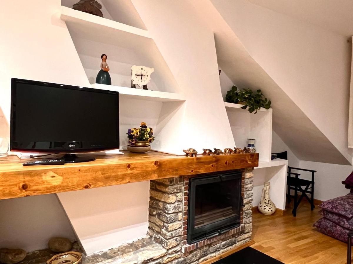Apartamento Centrico Con Parking - L'Amfitriona Rialp Exterior foto