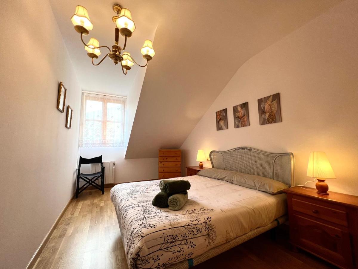 Apartamento Centrico Con Parking - L'Amfitriona Rialp Exterior foto